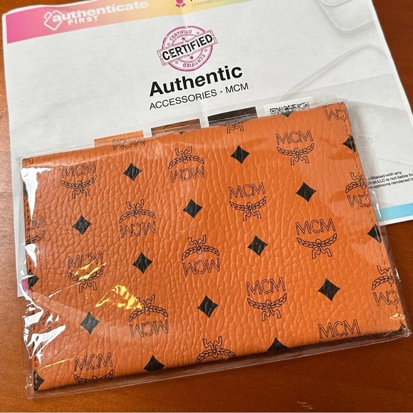 MCM Visetos Envelope Clutch Cognac - Picture 2 of 5